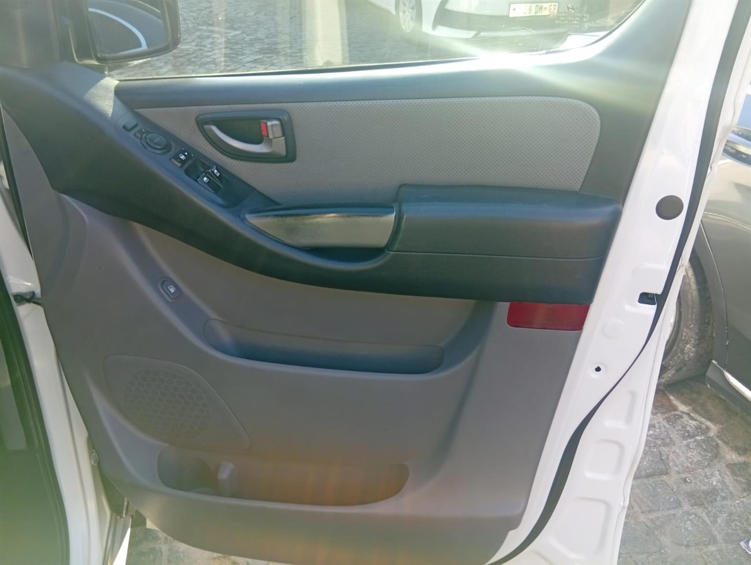 2016 Hyundai H-1 2.5 Auto 9 Seater CRDi Bus GLS Automatic Leather Sea