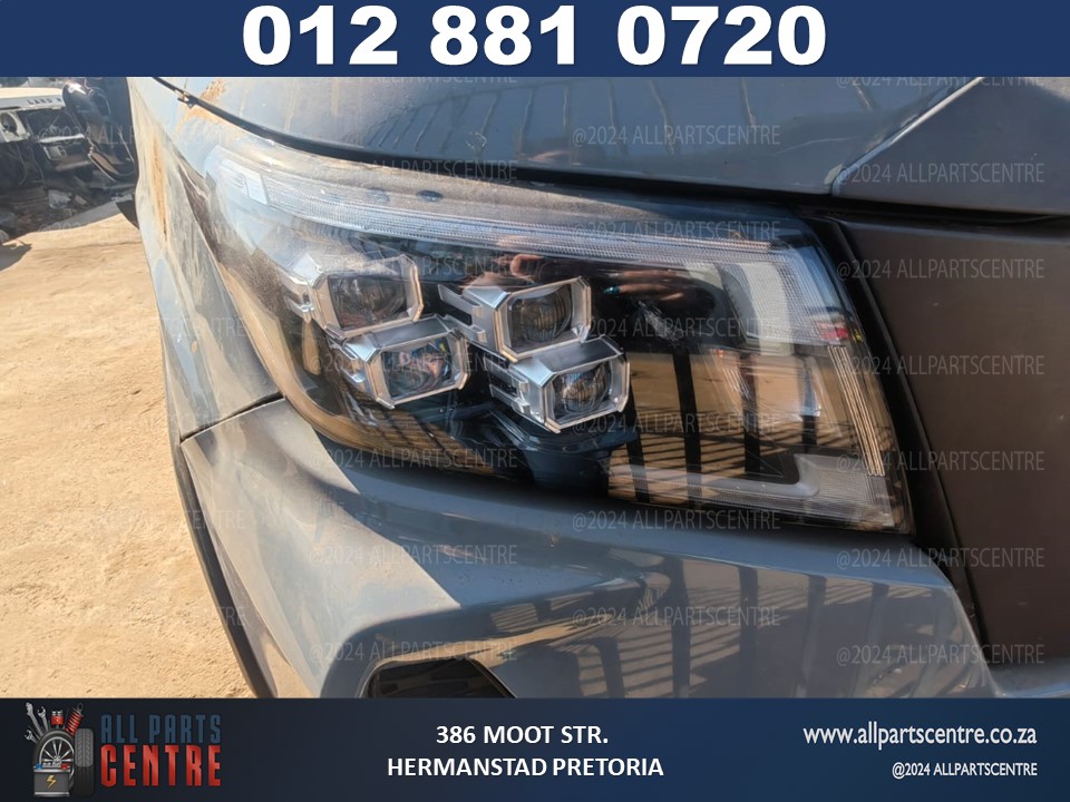 Nissan Navara D23 right headlight for sale Nissan Navara D23 right headlight for sale