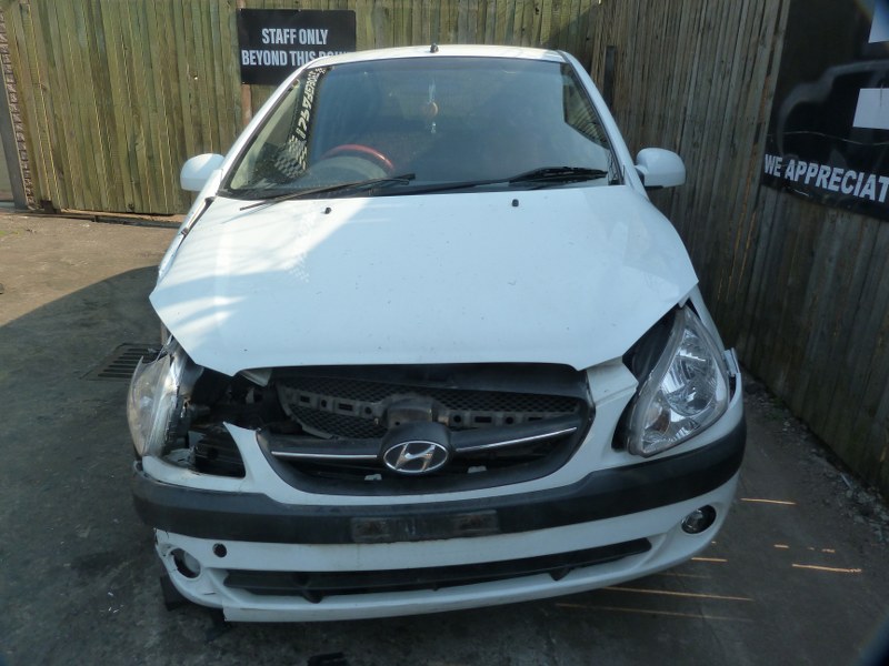 Hyundai Getz 1.4 Manual White - 2011 STRIPPING FOR SPARES - Private Seller Hyundai Getz 1.4 Manual White - 2011 STRIPPING FOR SPARES - Private Seller