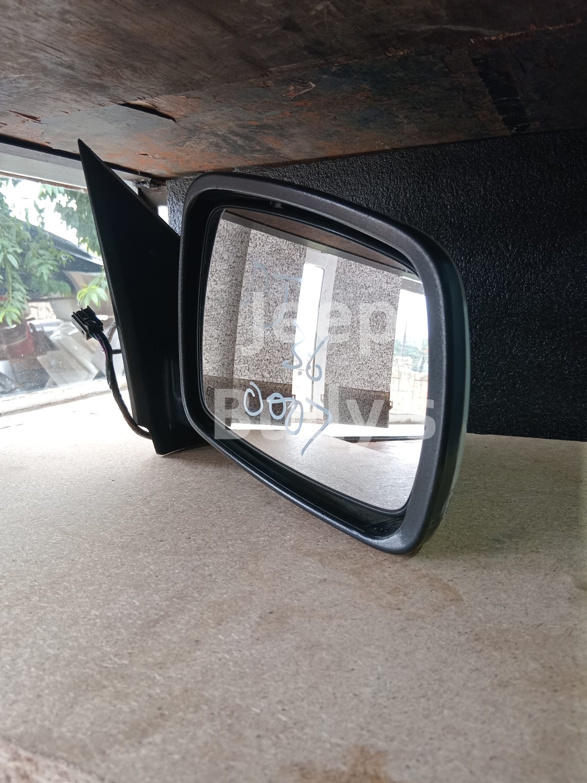 Right Hand Exterior Dodge Journey (Mirror) - Private Seller Right Hand Exterior Dodge Journey (Mirror) - Private Seller