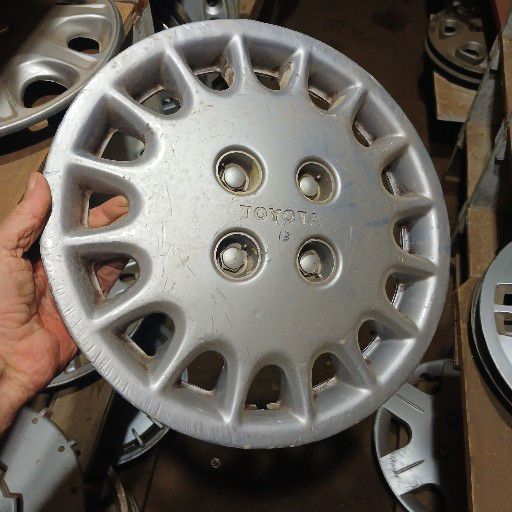 Toyota, wheel cap - Private Seller Toyota, wheel cap - Private Seller