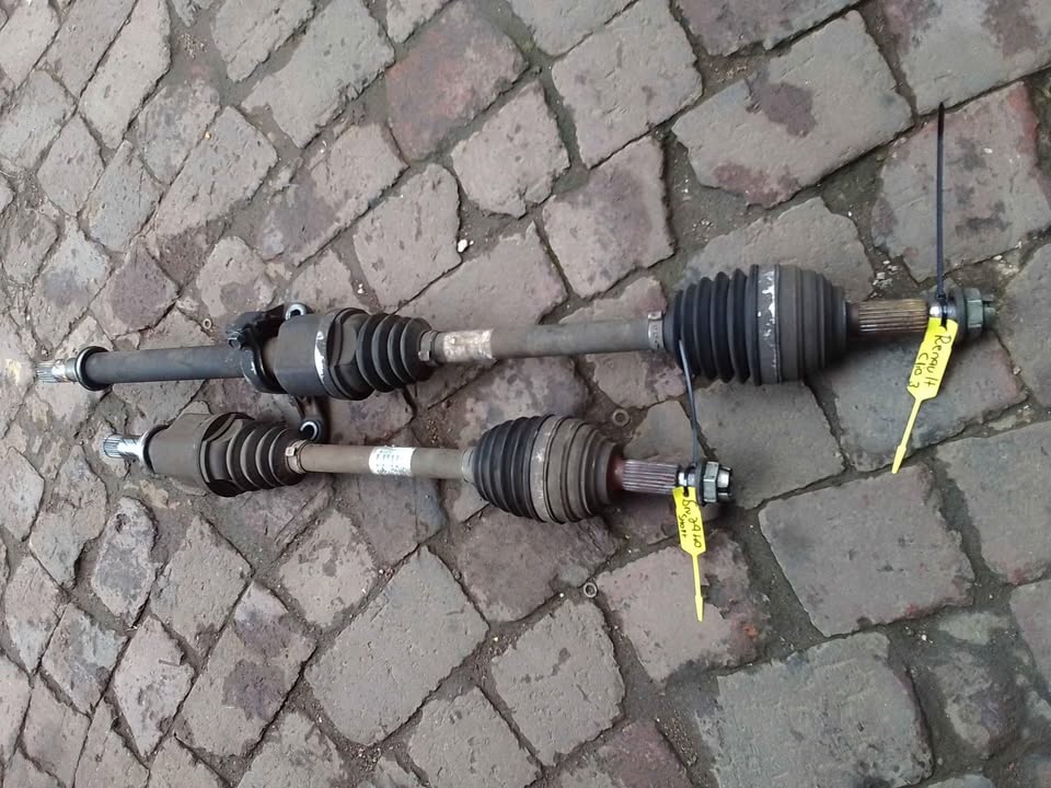 Renault Clio 3 left n right drive shaft for sale - Private Seller