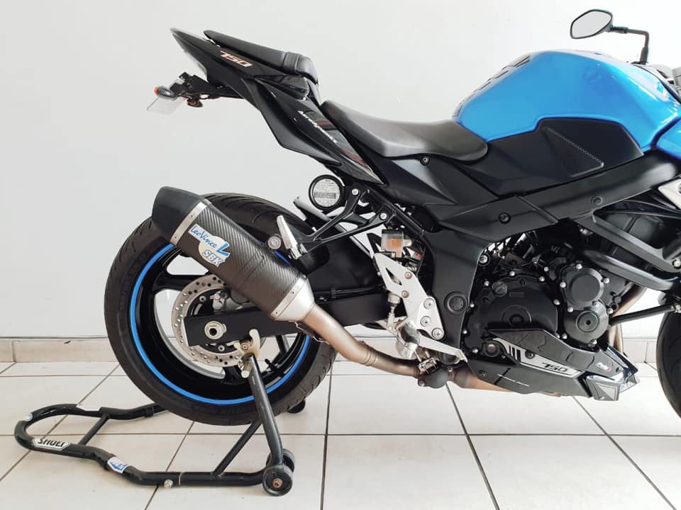 SUZUKI GSR750 - Private Seller