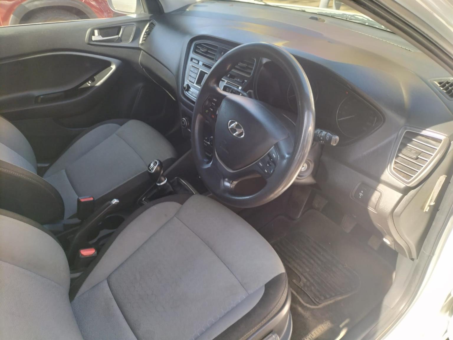 2016 HYUNDAI I20 1.4 FLUD HATCHBACK MANUAL