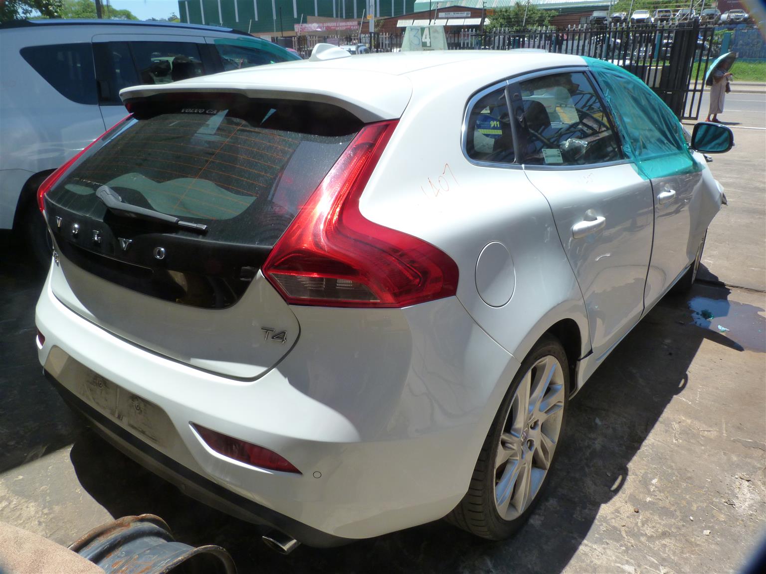 Volvo V40 T4 Manual White - 2014 SPARESBOYZ STRIPPING FOR SPARES - Private Seller Volvo V40 T4 Manual White - 2014 SPARESBOYZ STRIPPING FOR SPARES - Private Seller