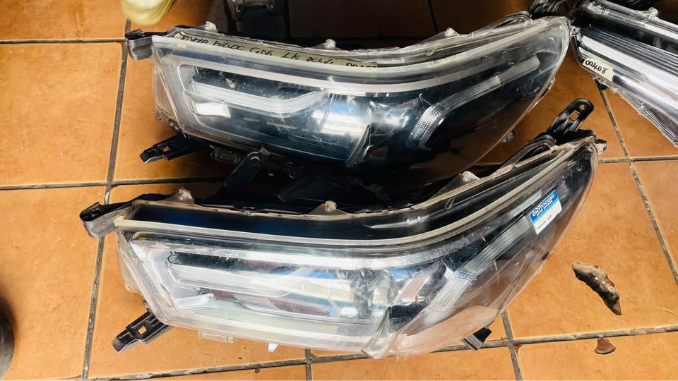 TOYOTA HILUX GD6 LEGEND 50 LED HEADLIGHTS - Private Seller TOYOTA HILUX GD6 LEGEND 50 LED HEADLIGHTS - Private Seller