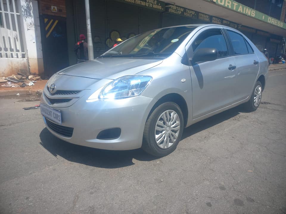 2007 TOYOTA YARIS SEDAN T3 PETROL, SILVER COLOUR, MANUAL, MILEAGE 96000KM