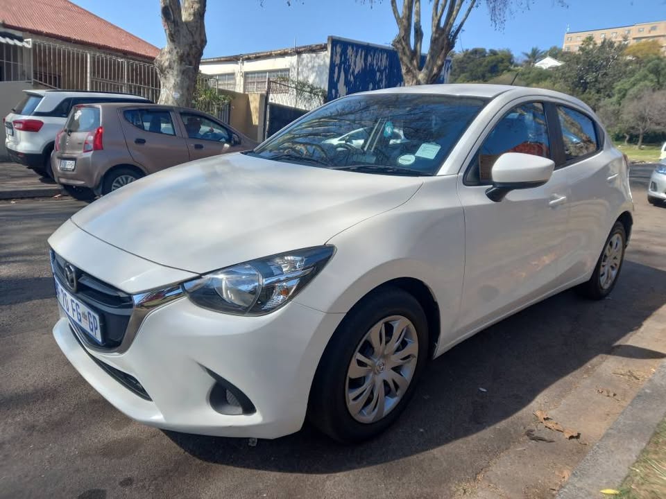 2017 Mazda 2 SkyActive Hatchback 1.5 Petrol, Manual, White, 78000kms