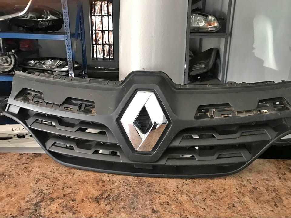 Renault Kwid main grill - Private Seller Renault Kwid main grill - Private Seller