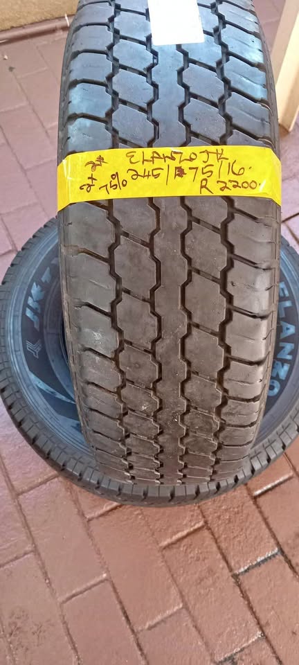 2x Elanzo tyres Mahindra tyres - Private Seller 2x Elanzo tyres Mahindra tyres - Private Seller