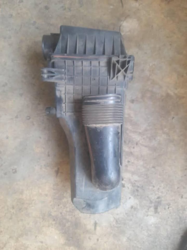 FORD FIESTA AIR-FILTER BOX AVAILABLE - Private Seller FORD FIESTA AIR-FILTER BOX AVAILABLE - Private Seller