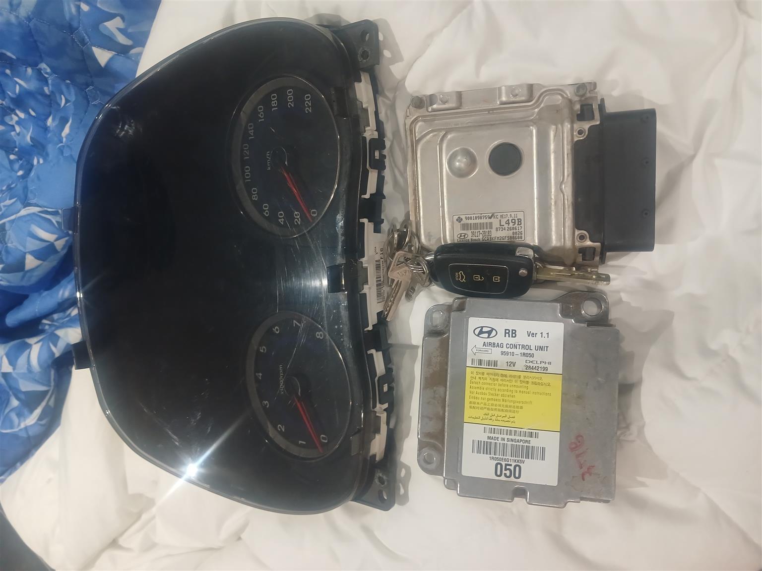 Different computer box and lockset available  Hyundai accent - Private Seller