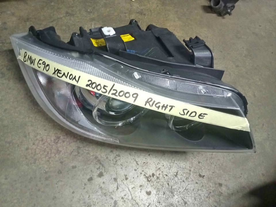 BMW E90 xenon light 2005/2009 right side - Private Seller BMW E90 xenon light 2005/2009 right side - Private Seller