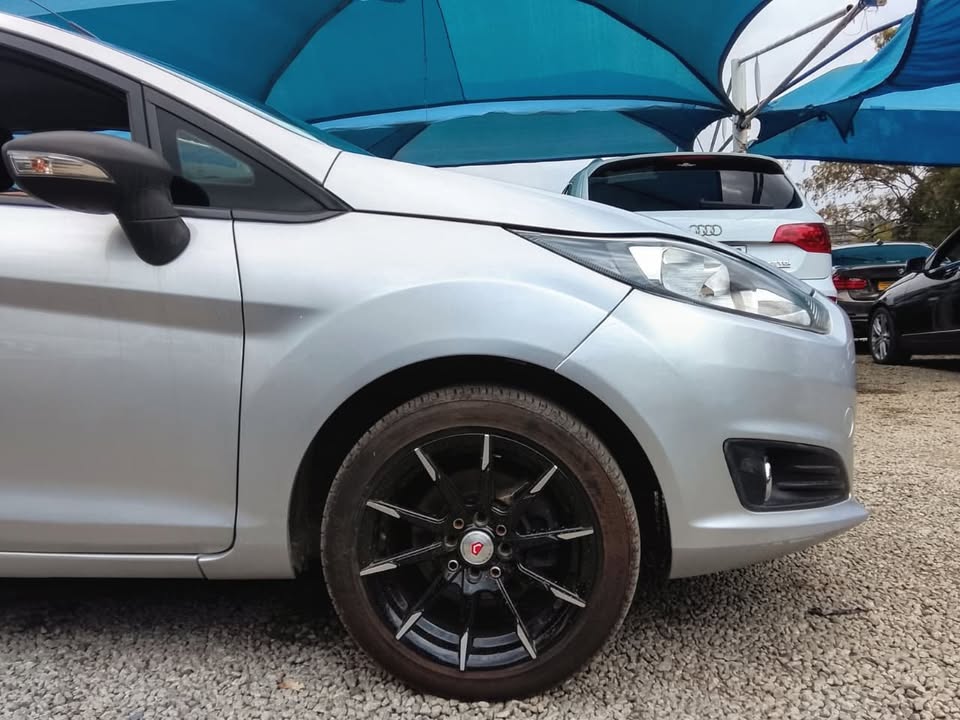 Used Ford Fiesta 5-door 1.4 Ambiente - Private Seller