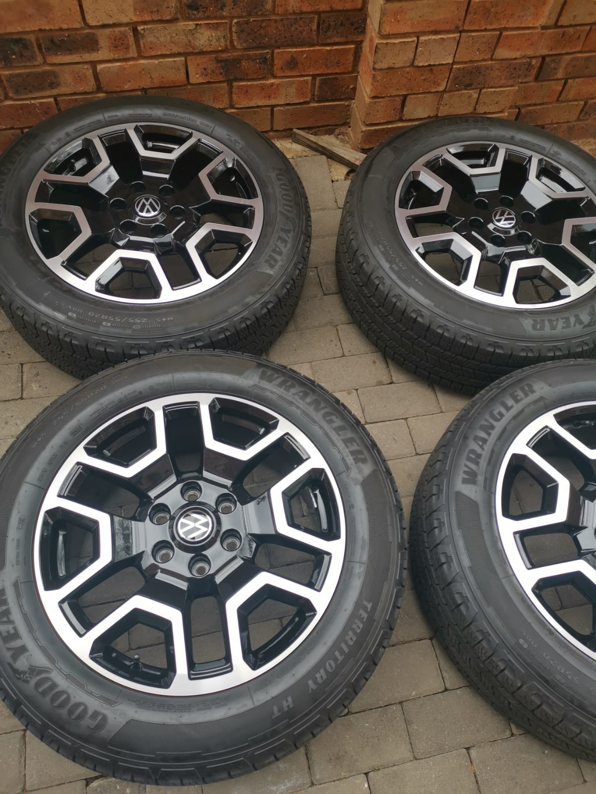 20inch VW AMAROK OEM mags with 255/55/20 Goodyear tyres set(6x139pcd) - Private Seller
