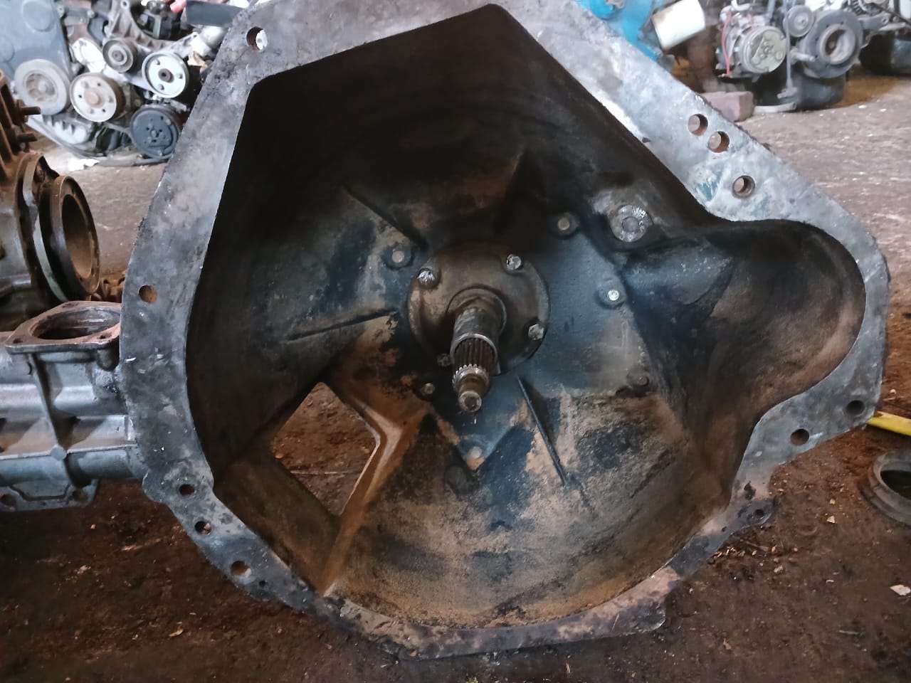 FORD V6  4 SPEED GEARBOX FOR SALE - Private Seller