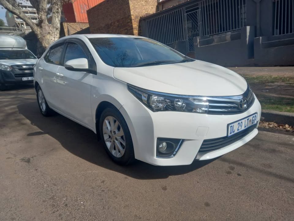 2015 Toyota Corolla Prestige 1.6 Petrol, Automatic, White, 75000kms,Leather seats Reverse.