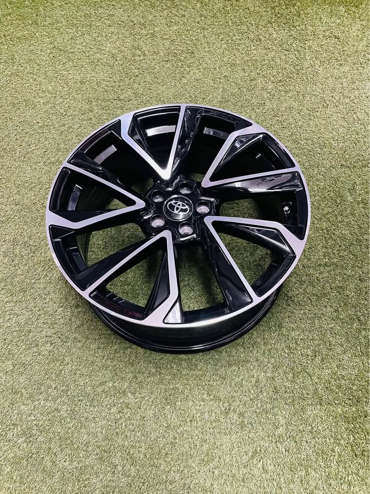 18 INCH TOYOTA COROLLA XR DESIGN RIM SET - Private Seller