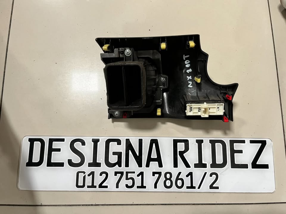 LEXUS NX200T DRIVER SIDE DASHBOARD AIRVENT ASSEMBLY AVAILABLE. - Private Seller