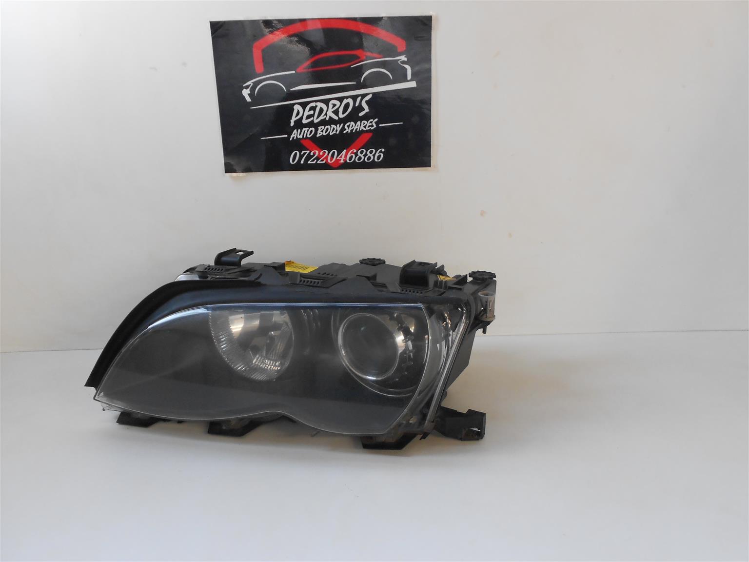 BMW E46 Xenon 3 Series Left Headlight - Private Seller BMW E46 Xenon 3 Series Left Headlight - Private Seller
