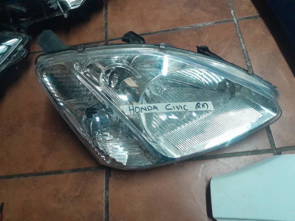 Honda civic Right Headlight - Private Seller