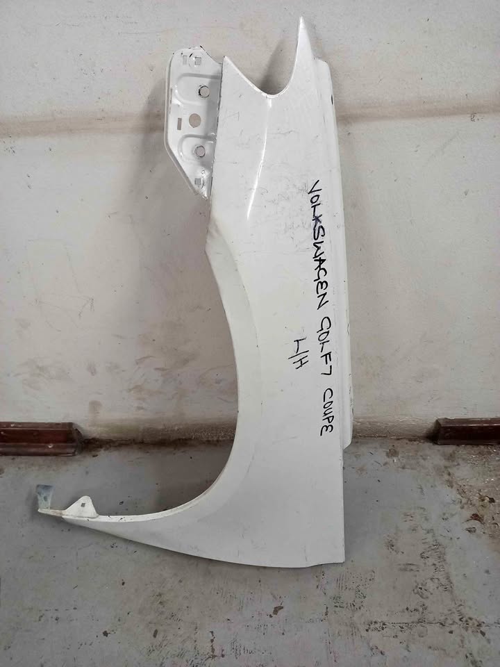 Volkswagen Golf 7 coupe fender left side - Private Seller Volkswagen Golf 7 coupe fender left side - Private Seller