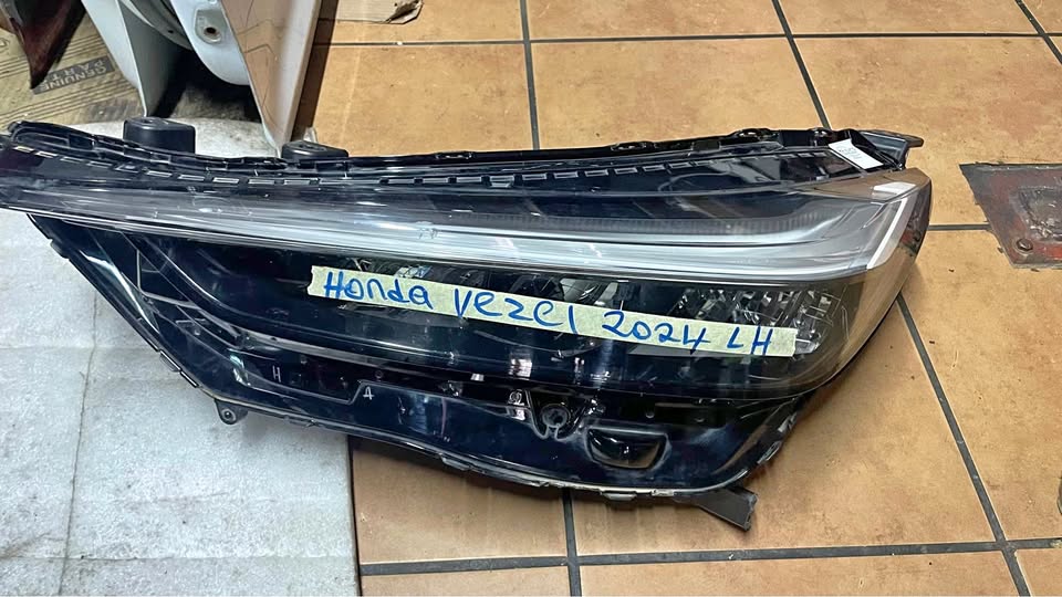 Honda CR-V LED HEADLIGHT 2023/25 - Private Seller Honda CR-V LED HEADLIGHT 2023/25 - Private Seller