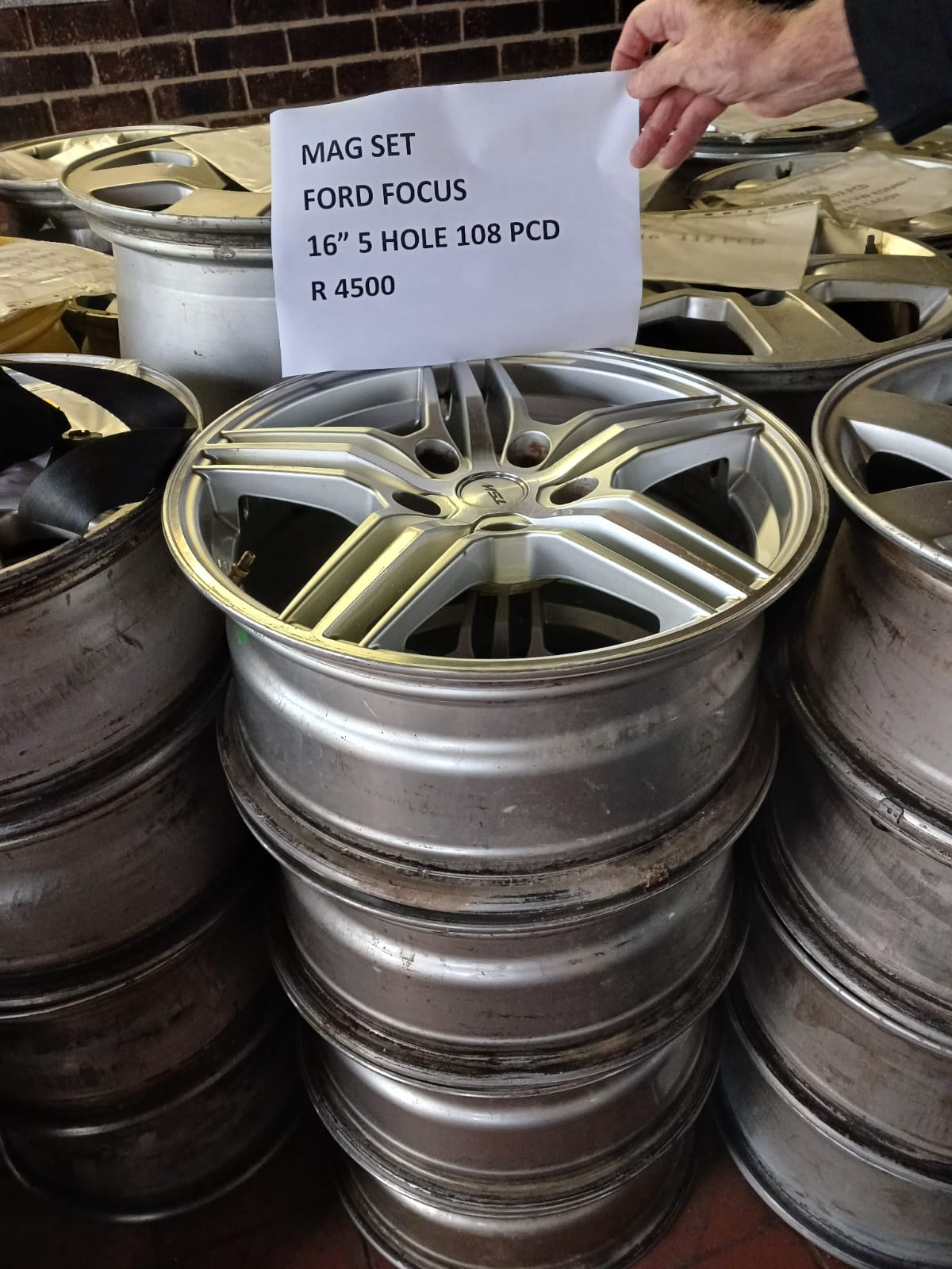 MAG SET BMW 16 5 HOLE 120 PCD