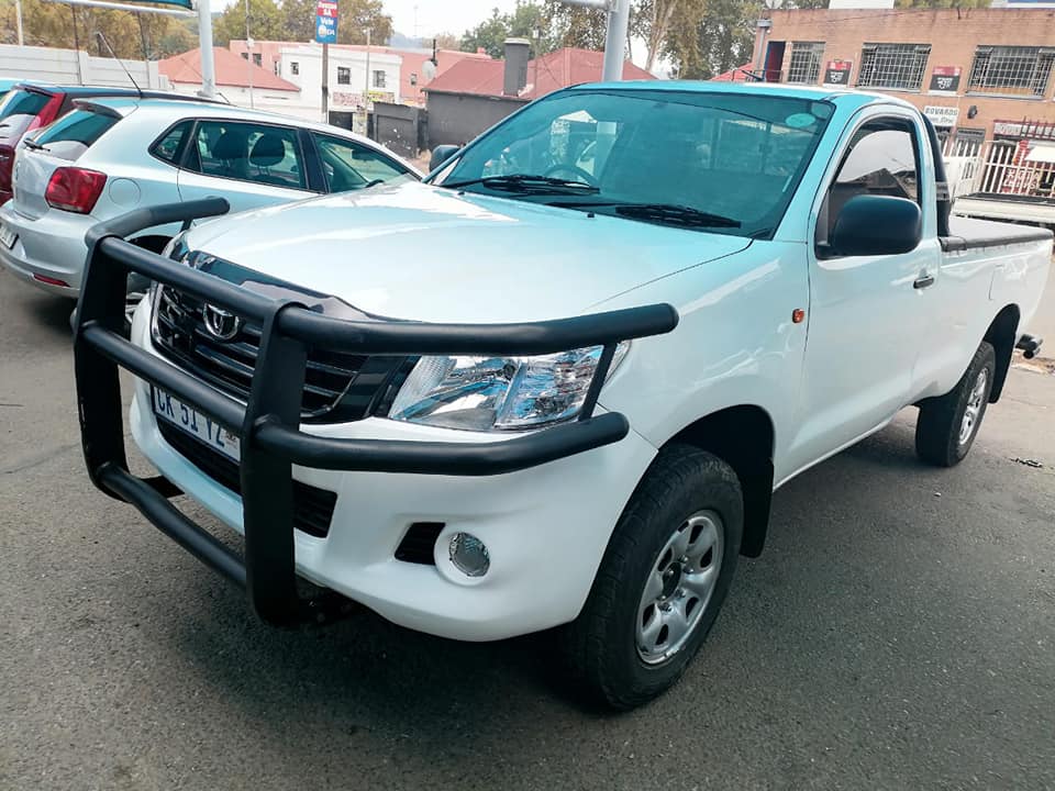 2013 TOYOTA HILUX 2.5 D4D SINGLE CAB MANUAL