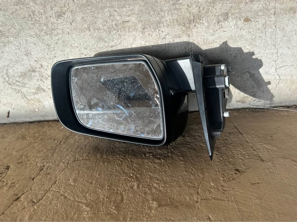 Ford Ranger T7-T8 right side mirror 2015 to 2023. - Private Seller Ford Ranger T7-T8 right side mirror 2015 to 2023. - Private Seller