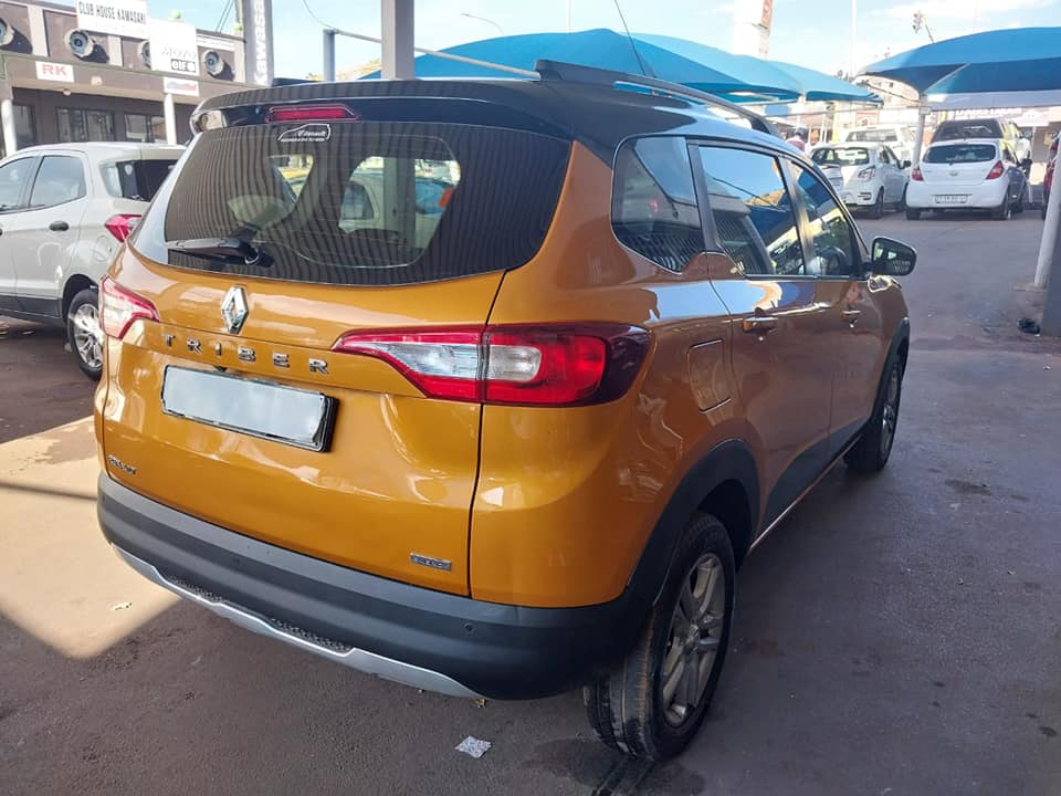 2021 RENAULT TRIBER 1.0 77 000KM ORANGE COLOR MANUEL PETROL