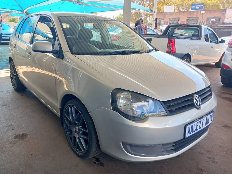 2011 VW POLO VIVO 1.4 HATCHBACK  Transmission: Manual  Mileage: 70000km  Silver