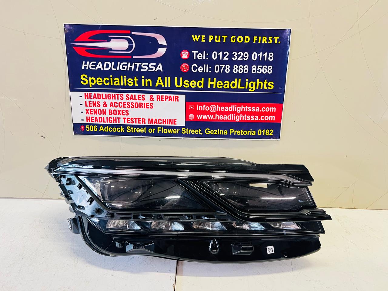 VW Touareg right side LED Matrix xenon headlight - Private Seller VW Touareg right side LED Matrix xenon headlight - Private Seller