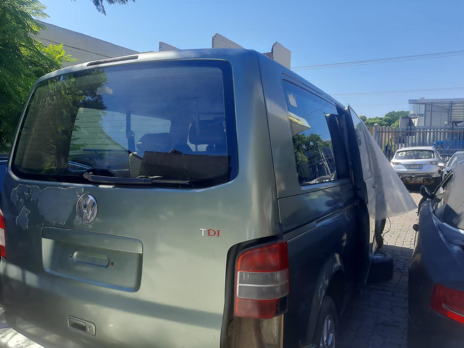 VW T5 2.05 TDI FOR STRIPPING - Private Seller VW T5 2.05 TDI FOR STRIPPING - Private Seller