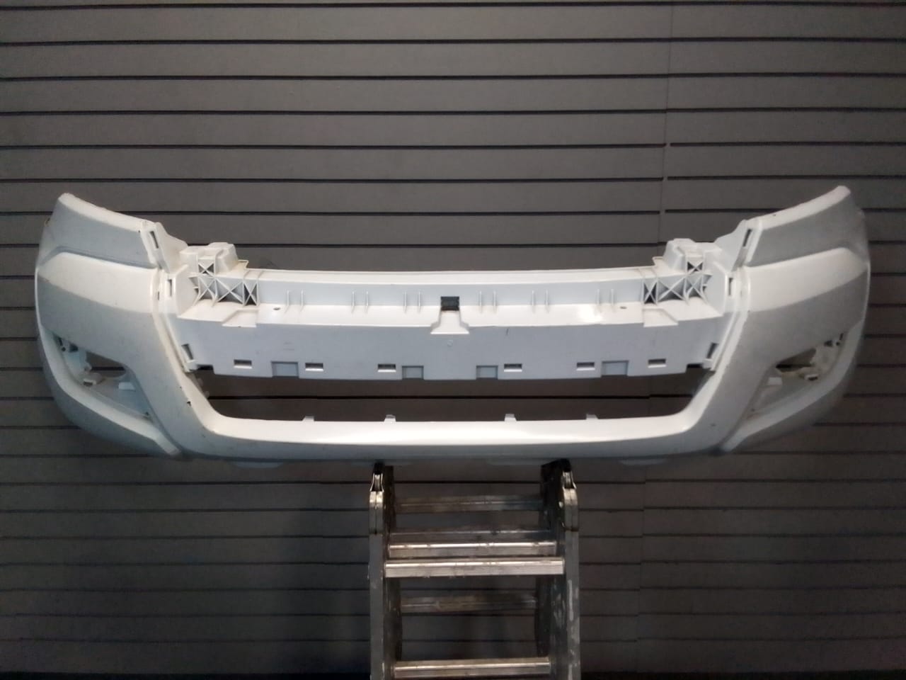 (2016-2020) FORD RANGER T7 FRONT BUMPER FOR SALE - Private Seller