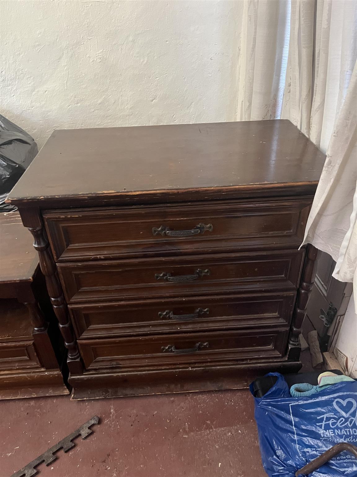 Chest of drawers antique Chest of drawers antique