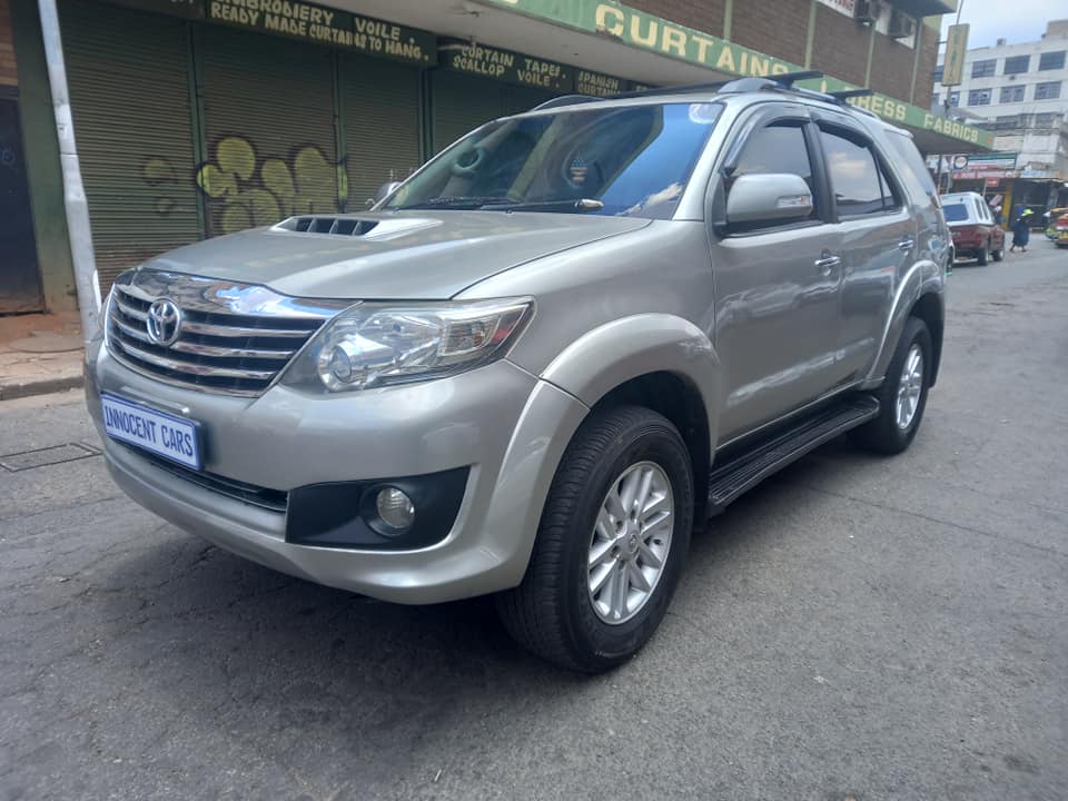 2014 TOYOTA FORTUNER 3.0 D4D DIESEL, AUTOMATIC TRANSMISSION, SILVER COLOUR