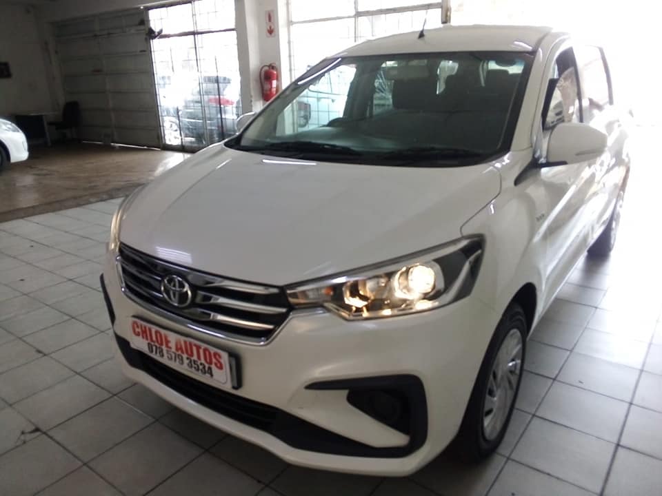2022 TOYOTA RUMINON 1.5 VVT MANUAL PETROL WHITE, REVERSE CAMERA FRONT AND BACK SENSORS SERVICE BOOK,