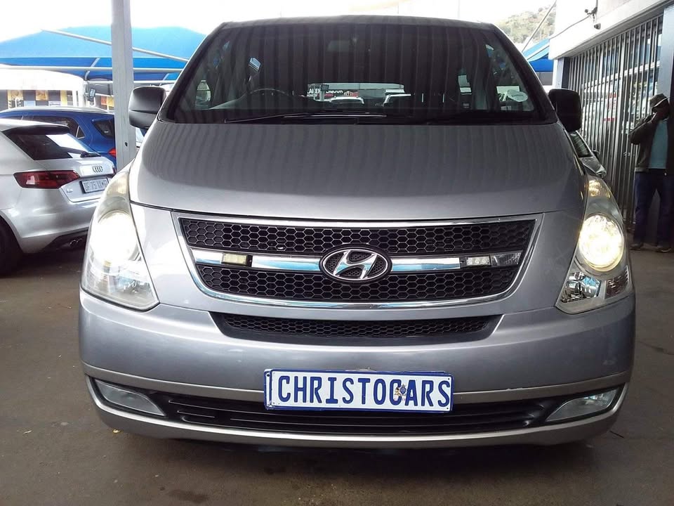 2015 Hyundai H-1 8 seater 2015