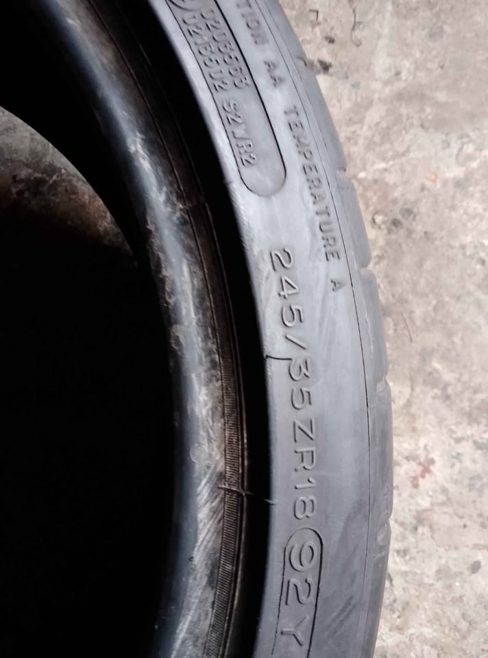 245/35/18 Michelin normal tyre for sell - Private Seller