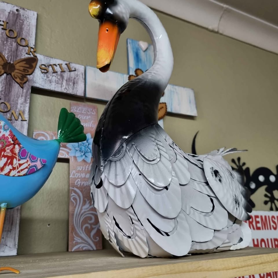 Metal Garden Swan Large
