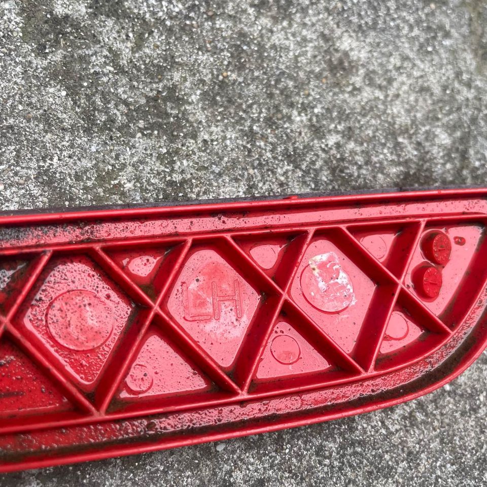 Hyundai Rear Bumper Reflector - Private Seller