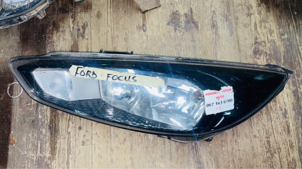 Ford Focus headlight - Private Seller Ford Focus headlight - Private Seller