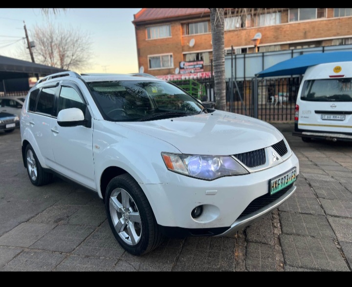 Mitsubishi outlander 2.4 GLS