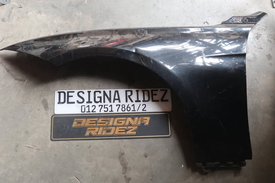 BMW F30 FRONT LEFT FENDER BLACK - Private Seller BMW F30 FRONT LEFT FENDER BLACK - Private Seller