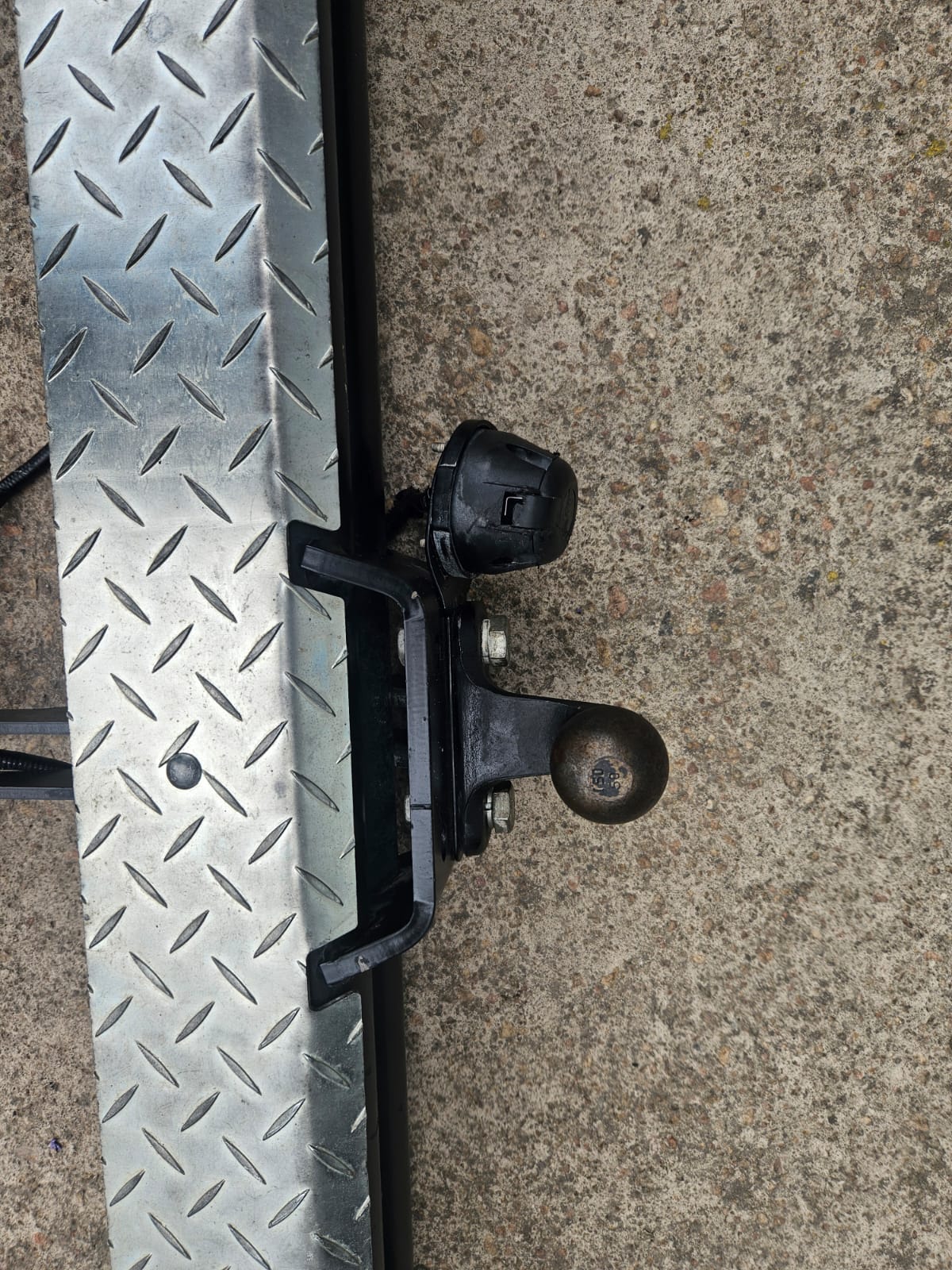 🚙 Mahindra S4 / S6 Tow Bar for Sale – Heavy-Duty & Genuine Fit! 🚙 - Private Seller