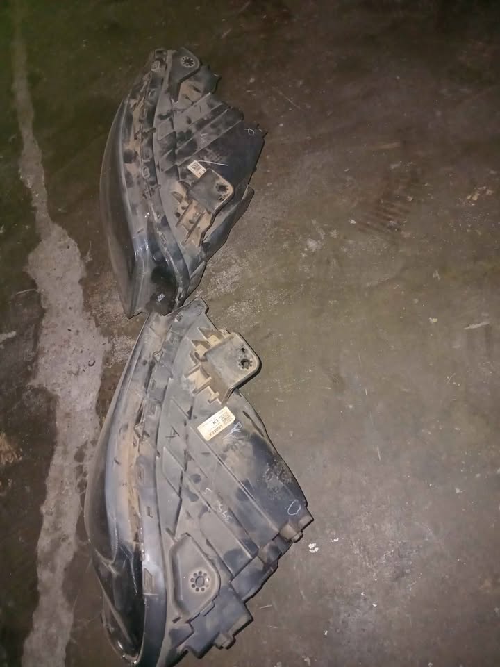 Hyundai Venue headlight both side 2024 to 2025 - Private Seller Hyundai Venue headlight both side 2024 to 2025 - Private Seller