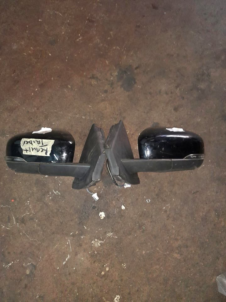 RENAULT TRIBER SIDE MIRRORS AVAILABLE - Private Seller RENAULT TRIBER SIDE MIRRORS AVAILABLE - Private Seller