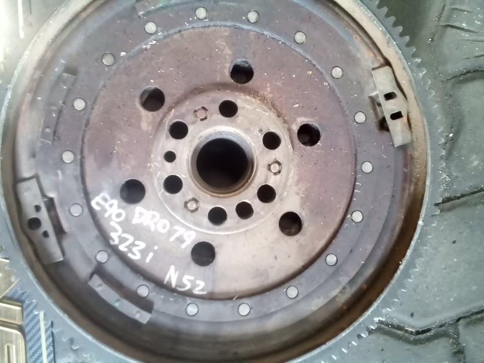 BMW E90 323I FLYWHEEL - Private Seller BMW E90 323I FLYWHEEL - Private Seller