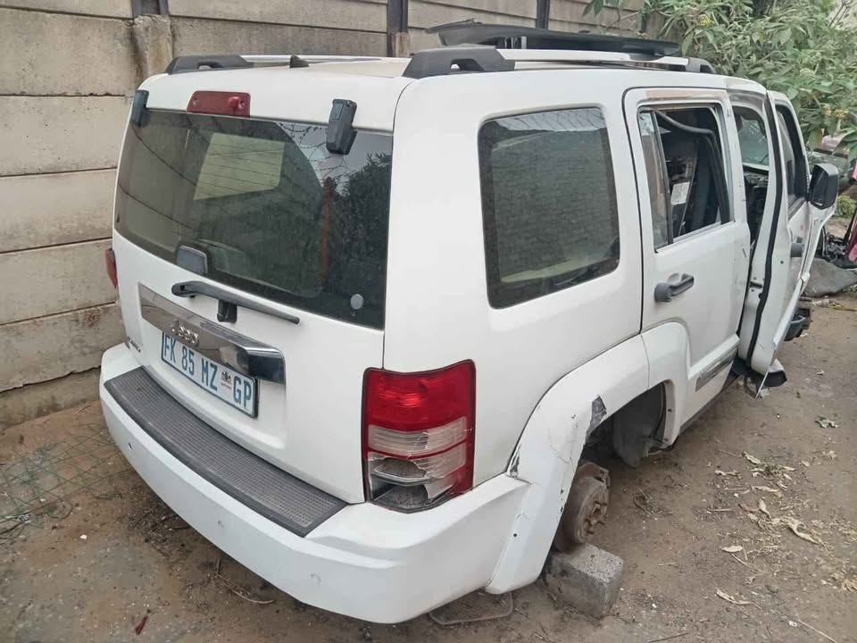 Jeep Cherokee 3.7 v6 2008 Stripping For Spares